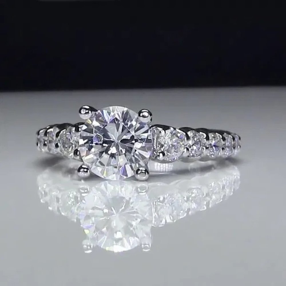 Engagement Anillos Sparkling Round Cubic Silver Plated UNVN12068 - Picture 2 of 4
